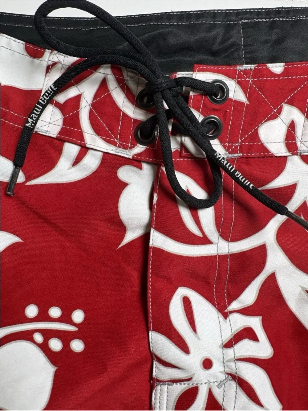 MAUI BUILT Board Shorts Trunks Hawaiian Tribal Floral Red White Mens 40 x 11